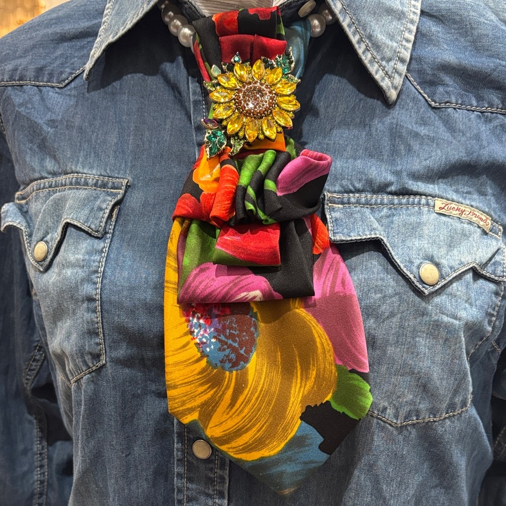 Floral Multicolor Scarf with Brooch